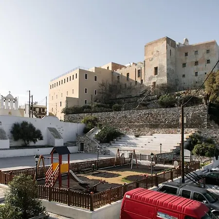 Flowers' Апартаменты Naxos City